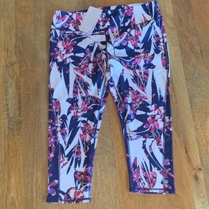 NWT Fabletics Capri Leggings